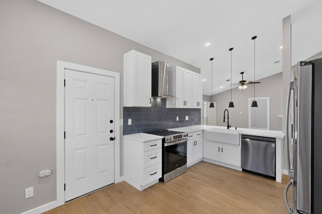 Building Photo - 4420 Seville Ln