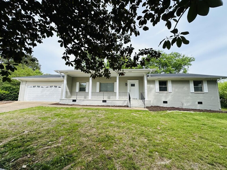 Front View - 1548 N Concord Rd
