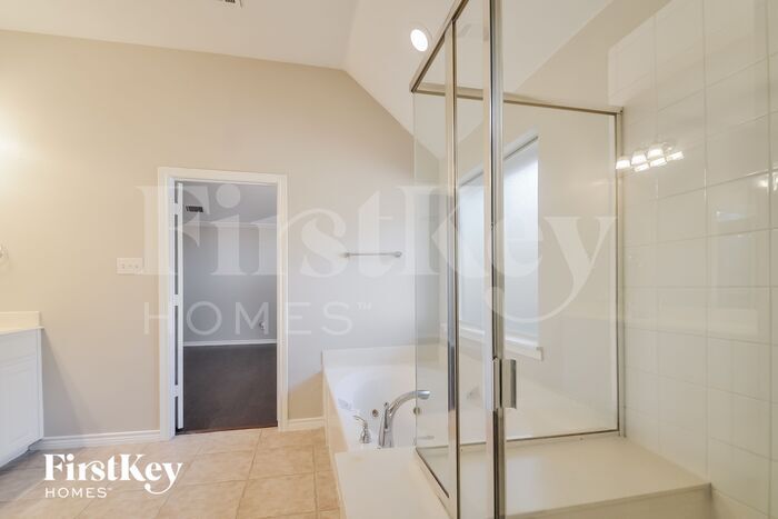 Building Photo - 502 Glenn Ln