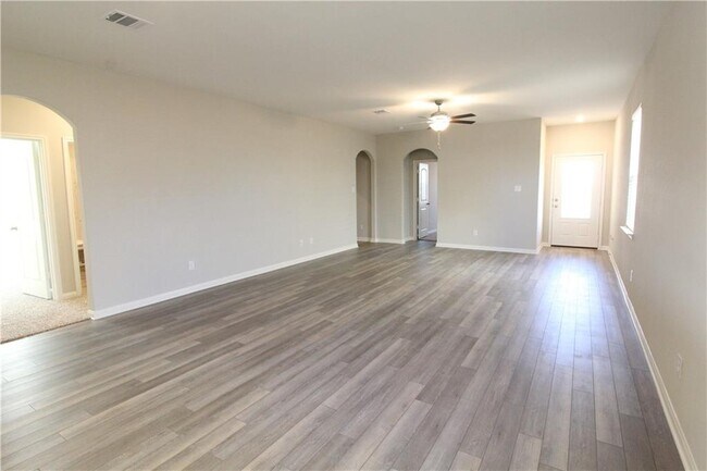 Building Photo - 509 Washington Dr
