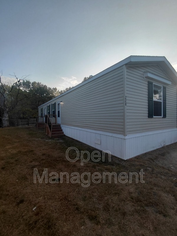 Building Photo - 301 Mantle Ave