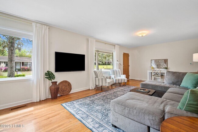 Building Photo - 2411 Acorn Hill Ave