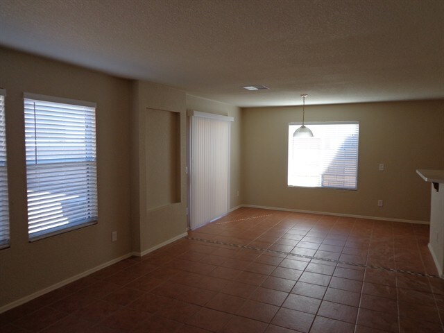 Building Photo - 6913 S Goshawk Dr