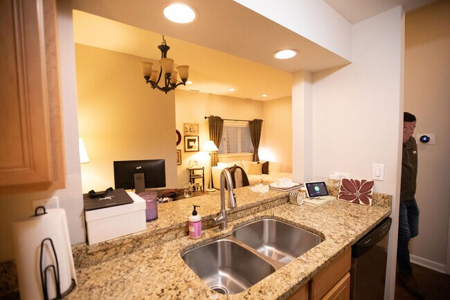 Building Photo - 816 N Dearborn St