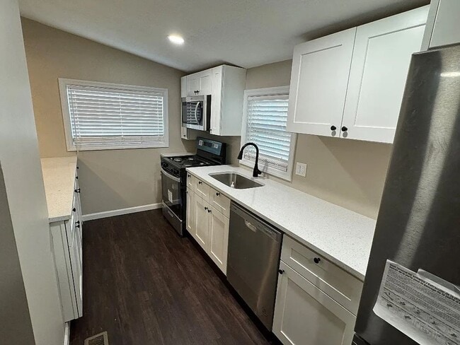 Building Photo - Charming 3 Bedroom 1 Bath Single Family Home in Bon Air