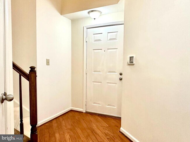 Building Photo - 2111 Highcourt Ln