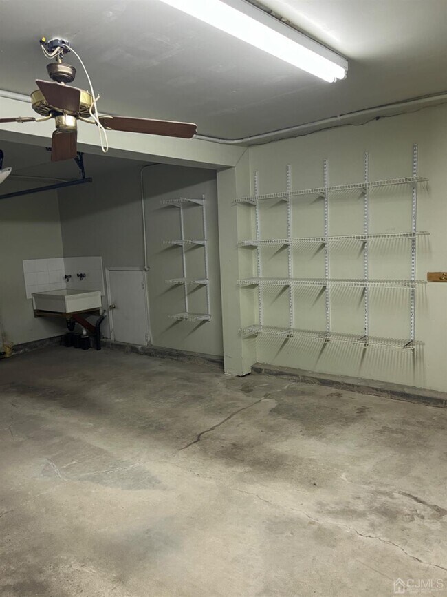 Building Photo - 3601 N Oaks Blvd