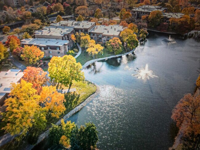 Building Photo - 2150 Valencia Dr