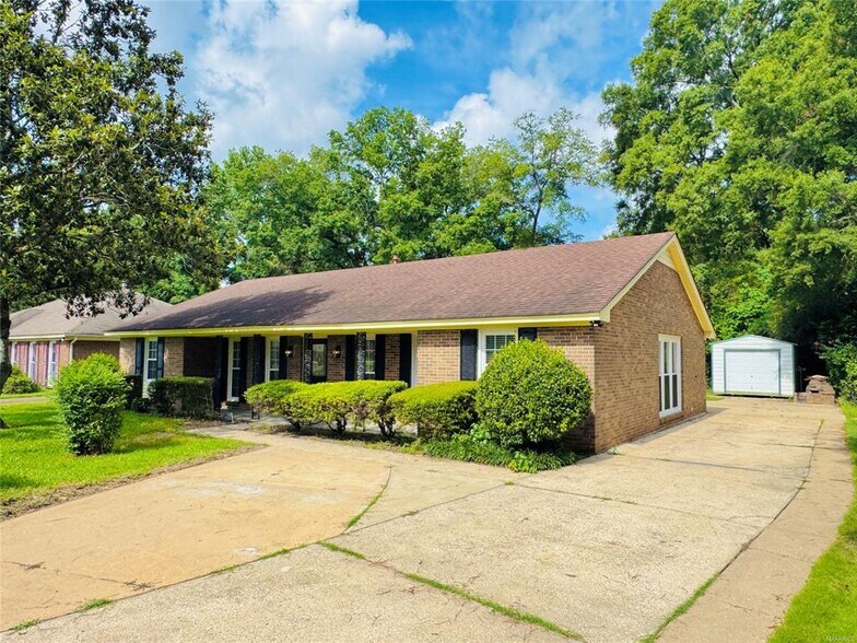 Building Photo - 713 Dubuque Dr