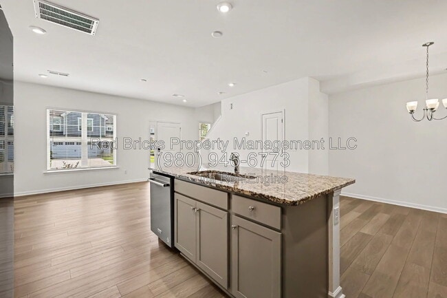 Building Photo - 13027 Rover St