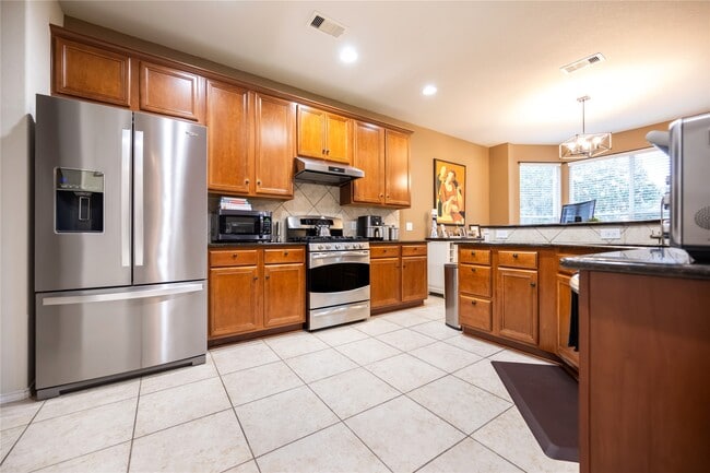 Building Photo - 26318 Cedar Pine Dr