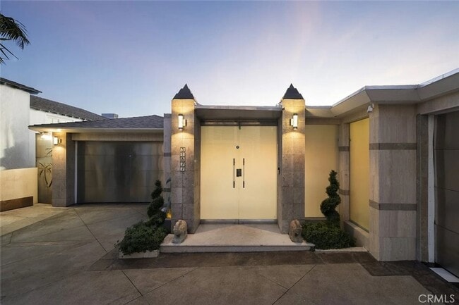 Building Photo - 31877 Circle Dr