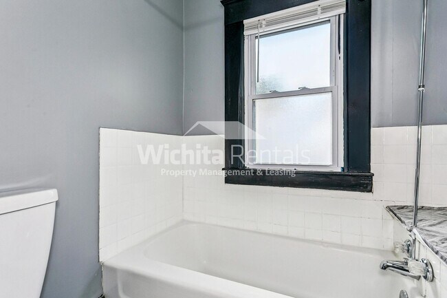 Building Photo - 1132 B W Munnell Ave