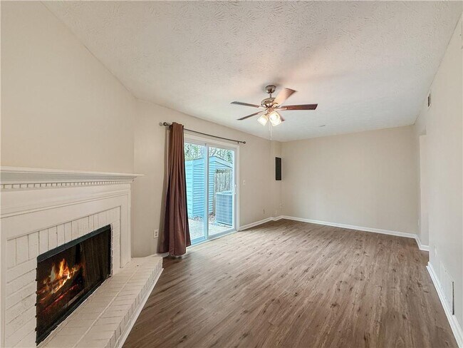 Building Photo - 1884 Shenandoah Valley Ln SE