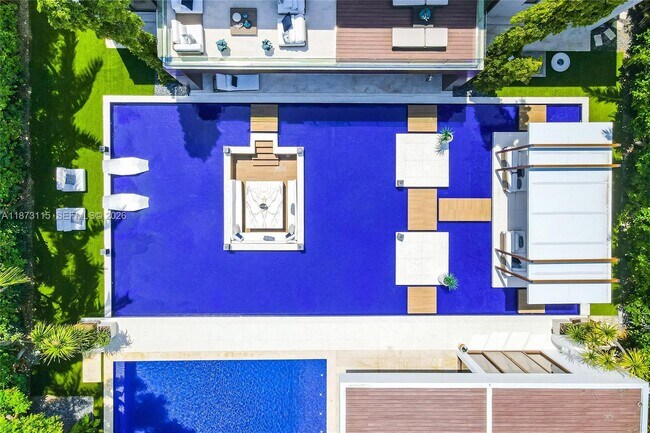 Building Photo - 3009 Pine Tree Dr