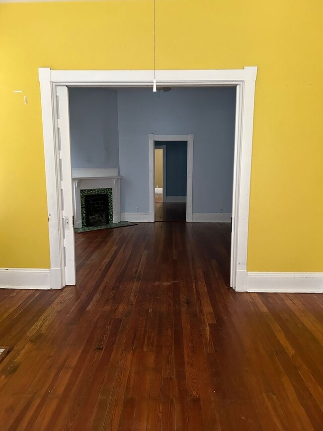 Building Photo - Savannah 1ST Floor of Duplex on Whitaker Street @ 34th-Near Forsyth Park