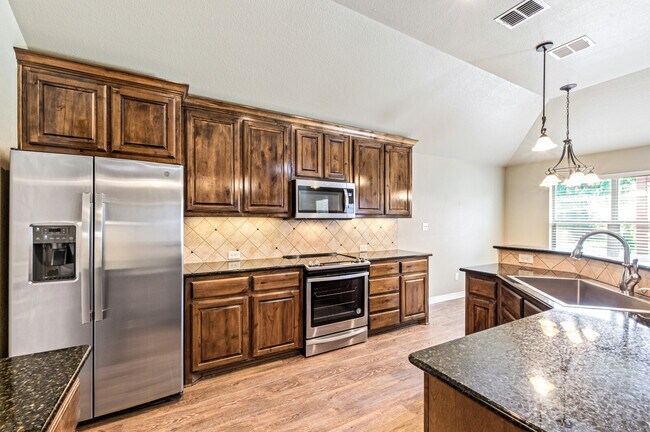 Building Photo - 1617 Shadow Canyon Dr