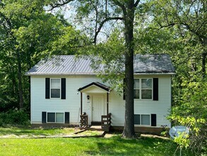 Building Photo - 615 Portsmouth Dr