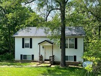 Building Photo - 615 Portsmouth Dr