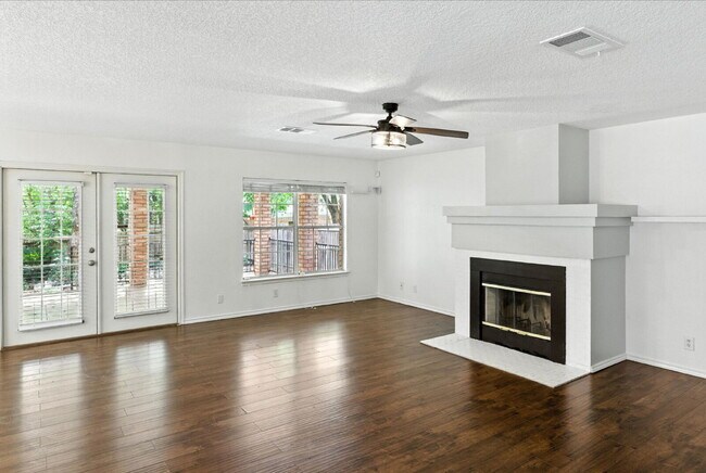 Building Photo - 22023 Oriole Hill Dr