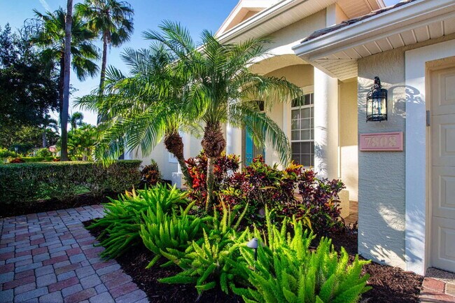 Building Photo - Rarely available executive home in The Hammocks is ready to rent on a long-term lease.