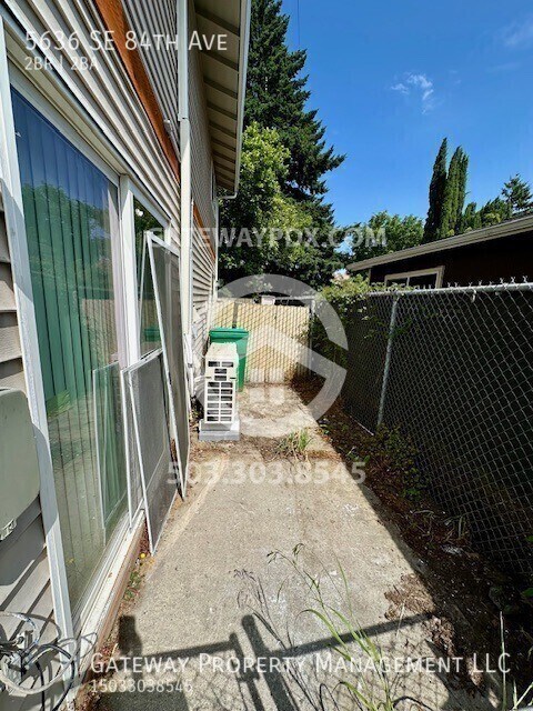 Building Photo - 5636 SE 84th Ave