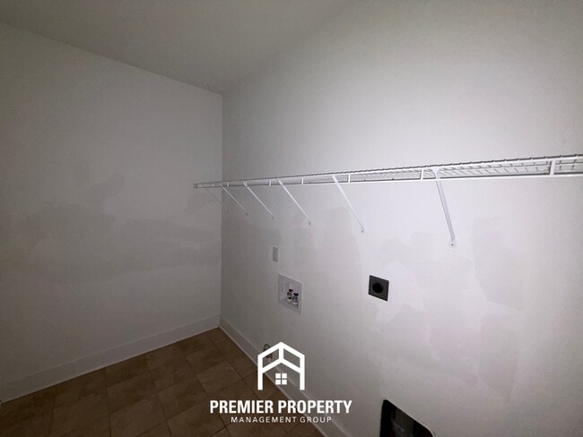 Building Photo - 4BR/2BA Birmingham Rental with Attached 1-Car Garage & Open Kitchen Island