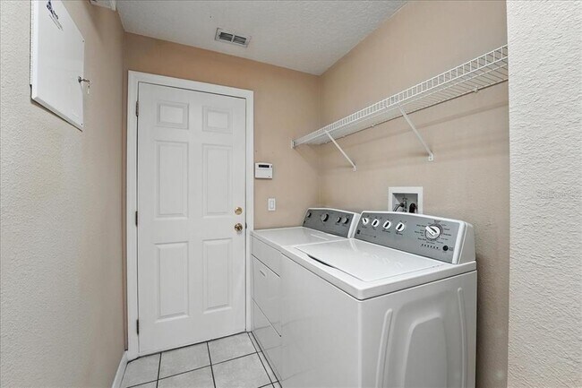 Building Photo - 2543 Double Tree Pl