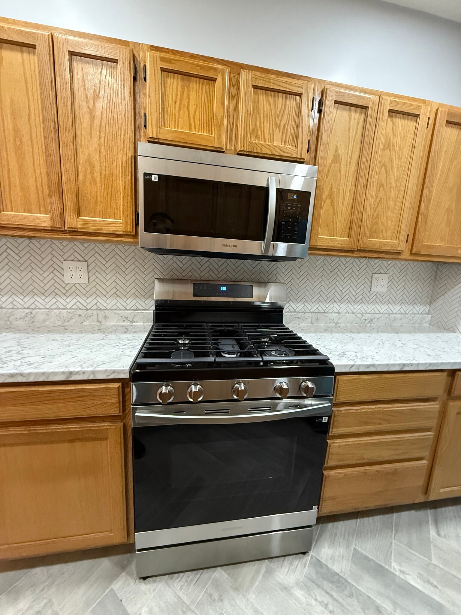 Building Photo - 982 Dumont Ave