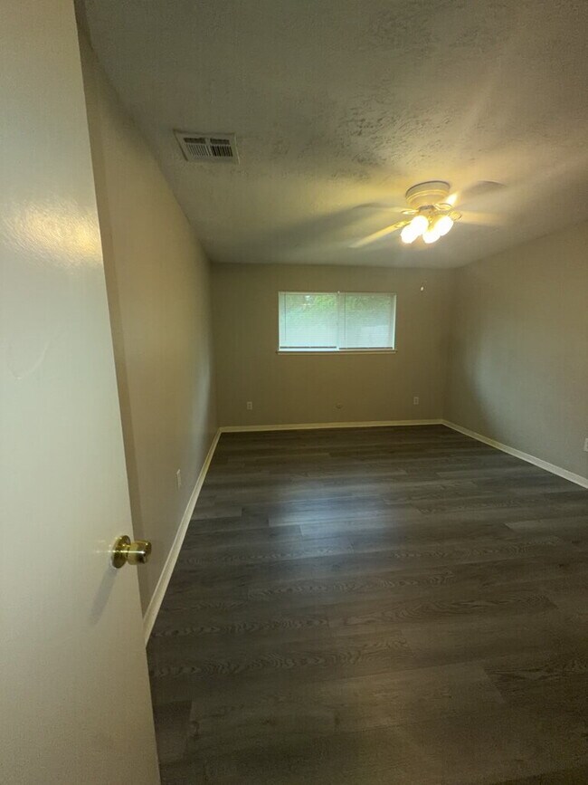 Building Photo - 16815 Methil Dr