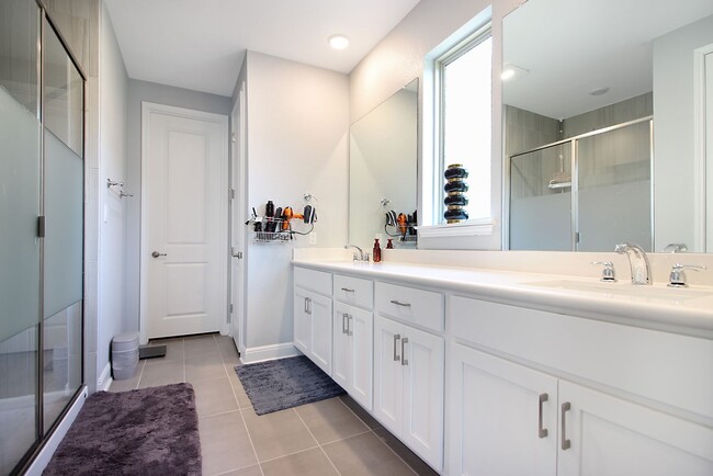 Building Photo - COMING SOON - AUGUST 2025 -Stunning 5-Bedr...