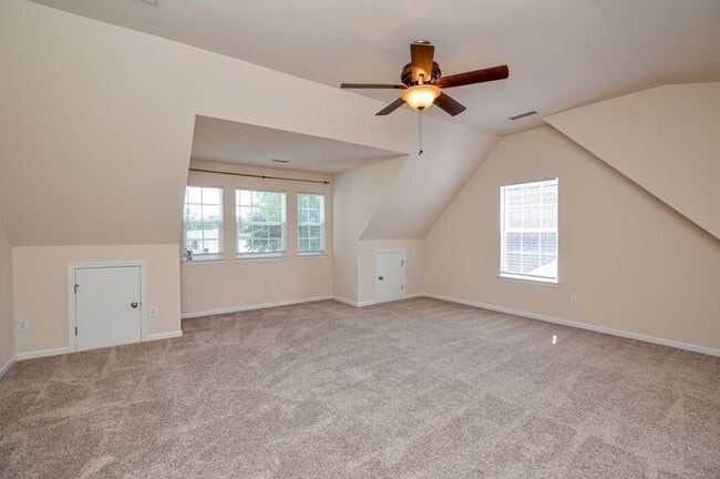 Building Photo - Elegant 4-bedroom Home in Desirable Callonwood Neighborhood in Matthews, NC