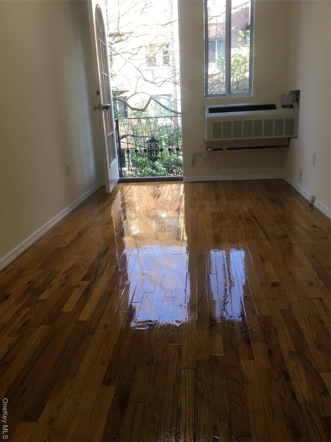 Building Photo - 141-44 84th Rd