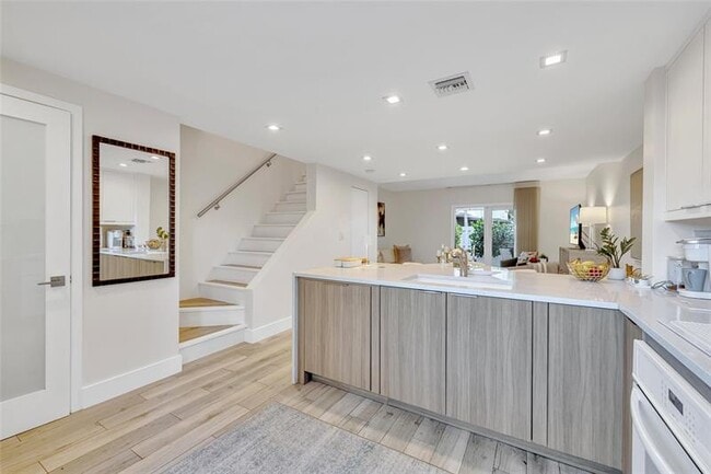 Building Photo - 1991 NE 15th Ave