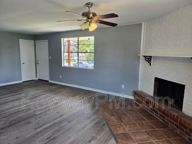 Building Photo - 2675 Teakwood Dr