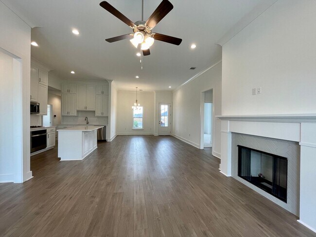 Building Photo - Beautiful home In Ascension!