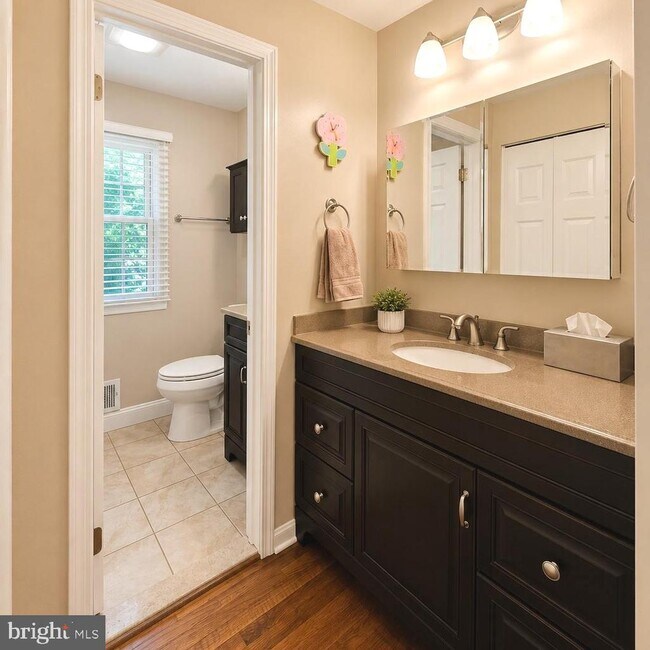 Building Photo - 4912 Bexley Ln