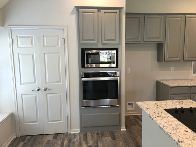 Building Photo - 4610 Plantation Creek Dr