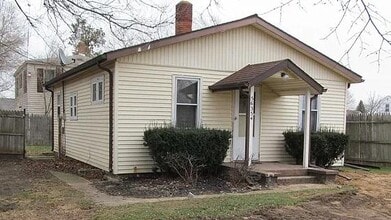 Building Photo - 56354 Butternut Rd