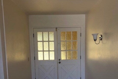Entrance Way - 2087 W 7th St