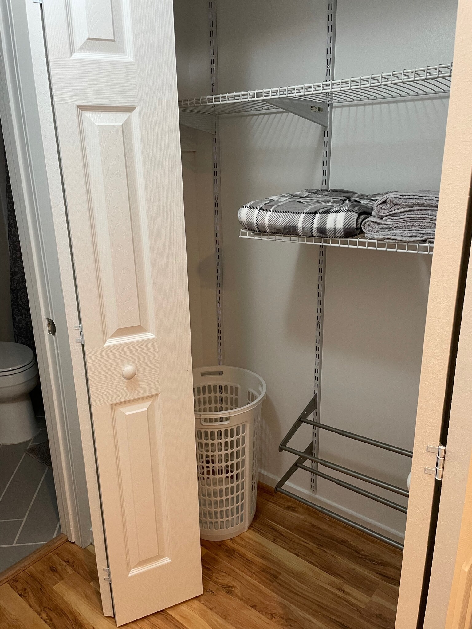 Bedroom closet - 9851 Hellingly Pl