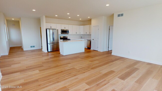 Building Photo - 544 NY-9P