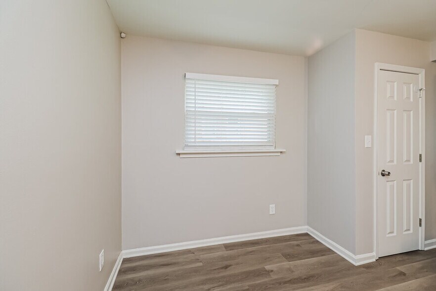 Building Photo - 601 Kentbrook Dr