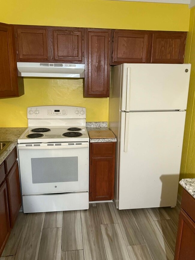 Building Photo - 3325 Beacon St