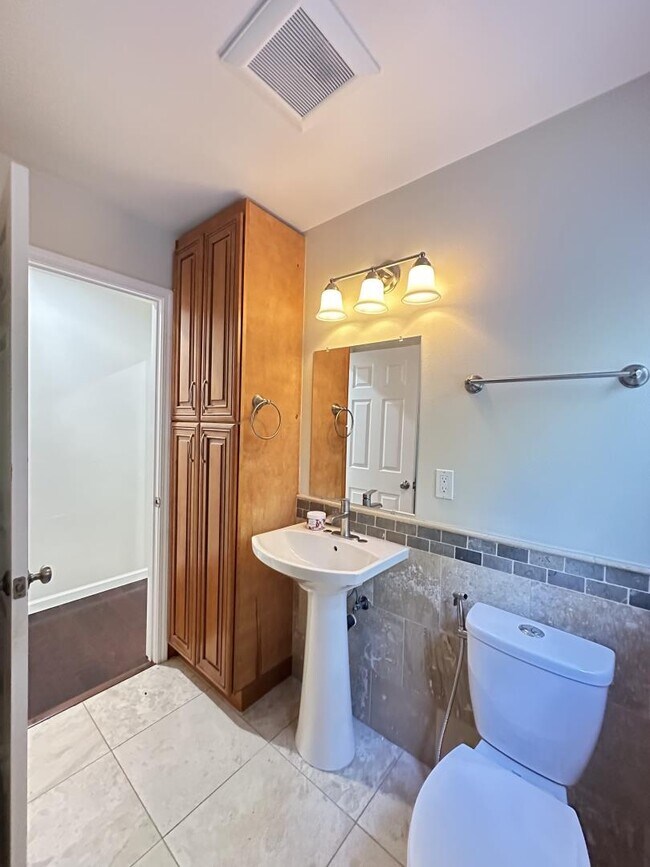 Building Photo - 4021 Campana Dr