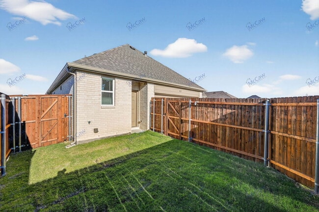 Building Photo - 512 Baker Ct