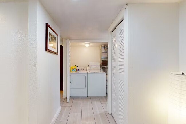 Building Photo - 4013 Audubon Dr