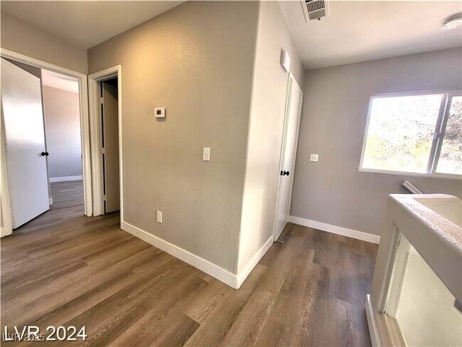 Building Photo - 10208 Grecian Laurel Ct