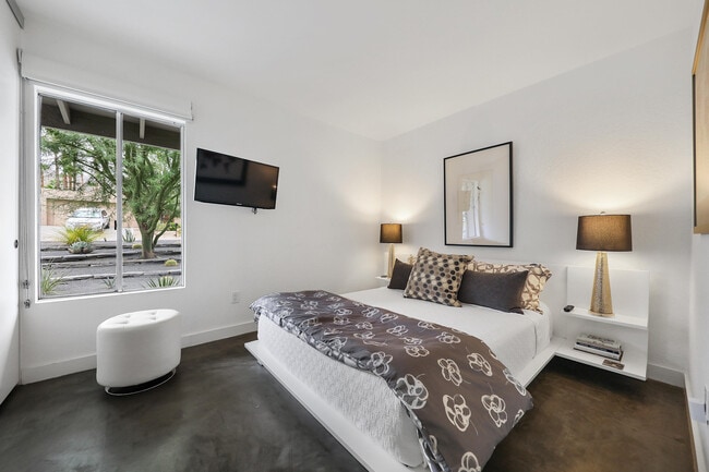 Building Photo - 71520 Gardess Rd