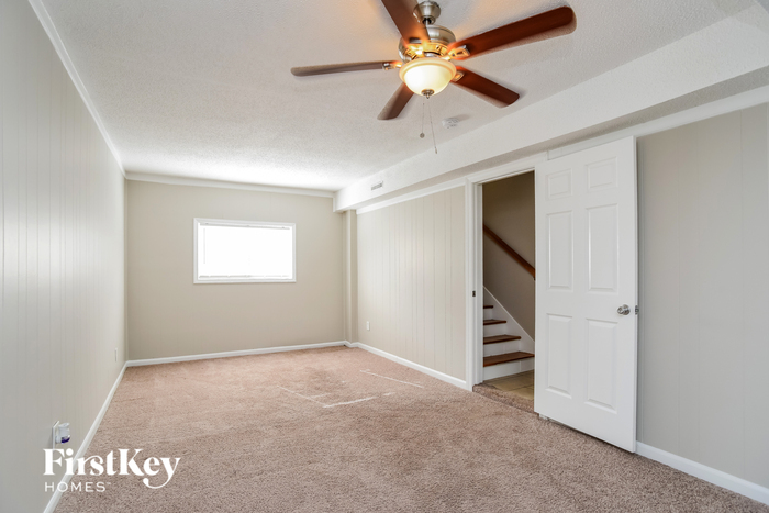 Building Photo - 8500 Park Vista Cir